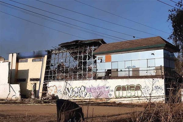 Continúan labores por incendio en bodega de Chalco
