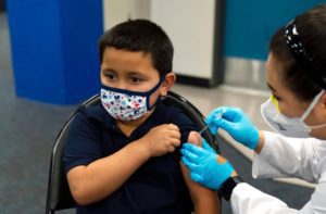 “Menor riesgo de complicación por COVID”: López-Gatell justifica falta de vacunación en niños