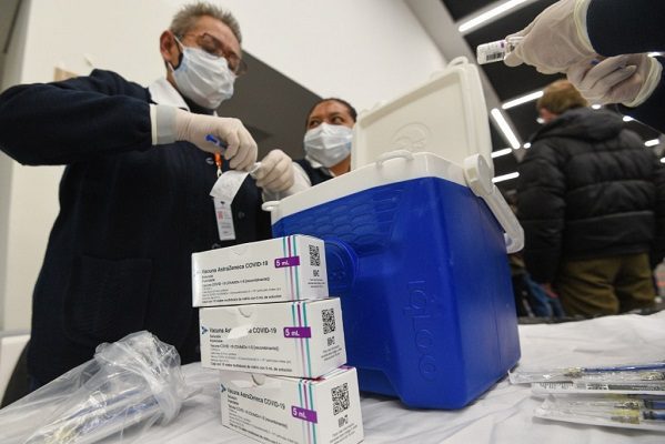 Inicia aplicación de dosis de refuerzos a personas de 40 a 49 años en CDMX y Edomex