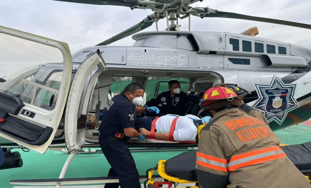 Trasladan a joven atropellada en Ecatepec en helicóptero, llegó en 4 min