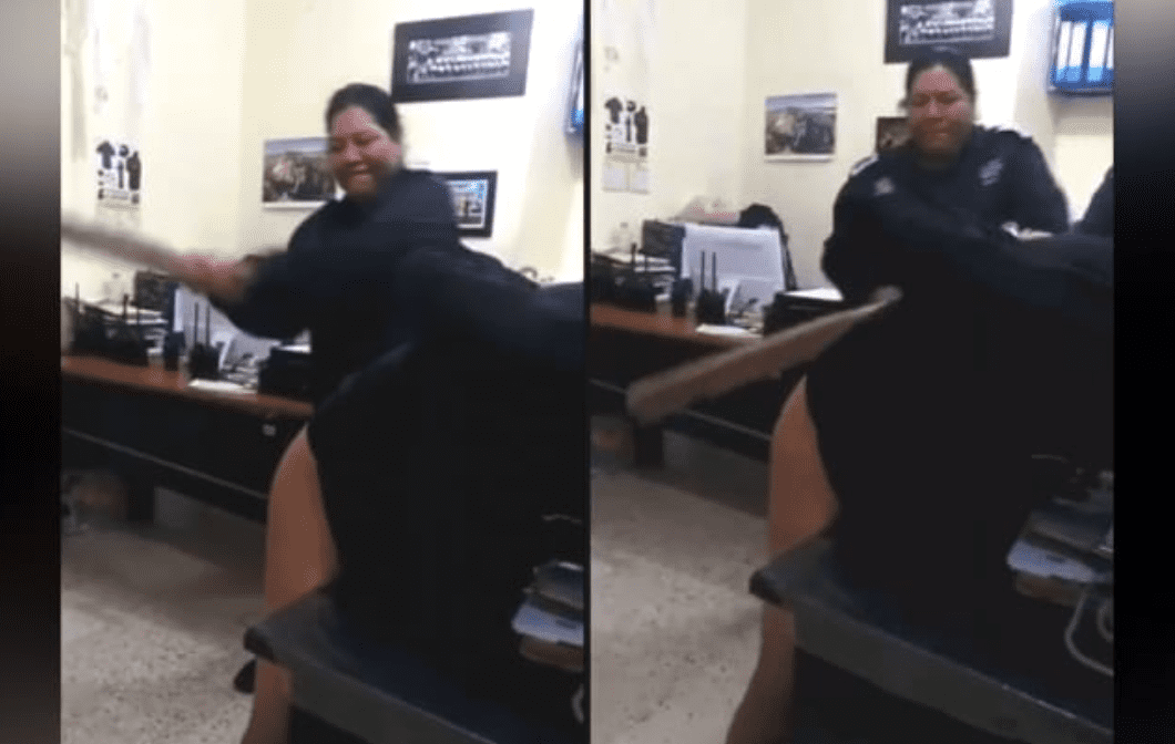 #VIDEO Policía golpea con tabla en el trasero a detenido en Veracruz