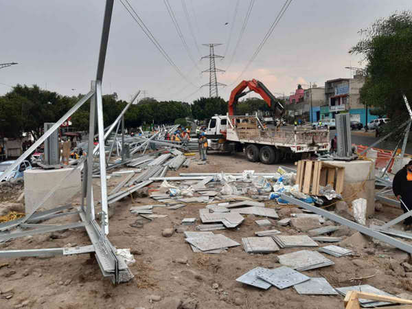 Colapso de estructura metálica