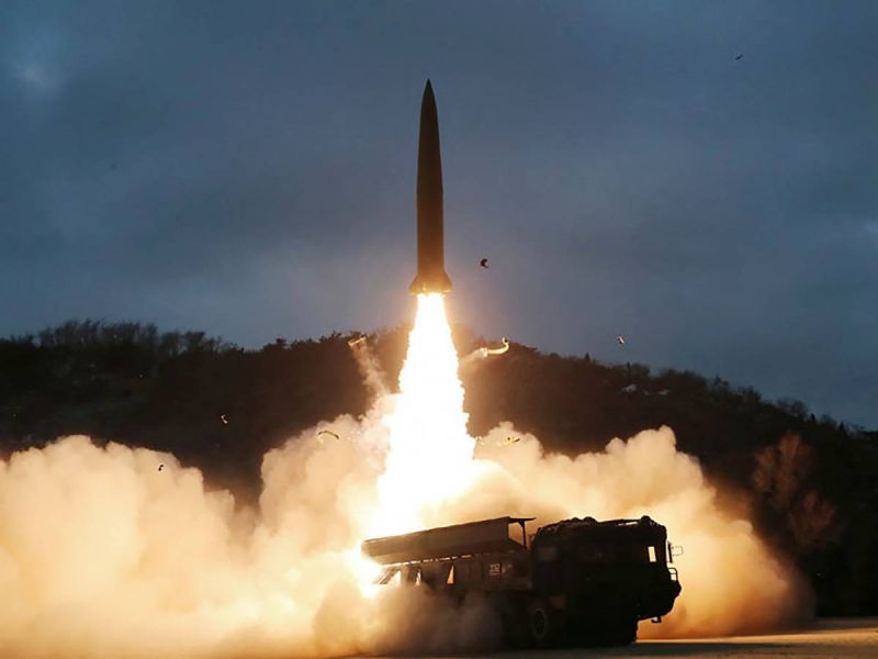 Corea del Norte realiza prueba de misiles