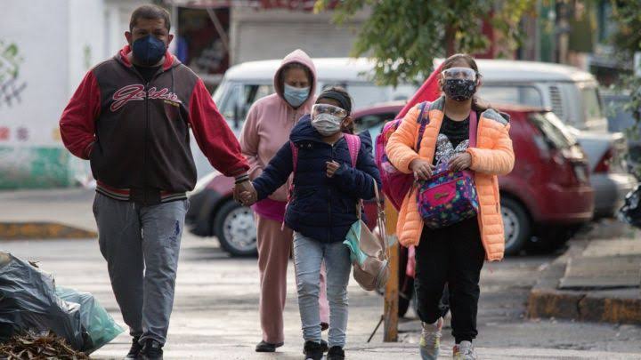 México supera las 300 mil muertes por coronavirus
