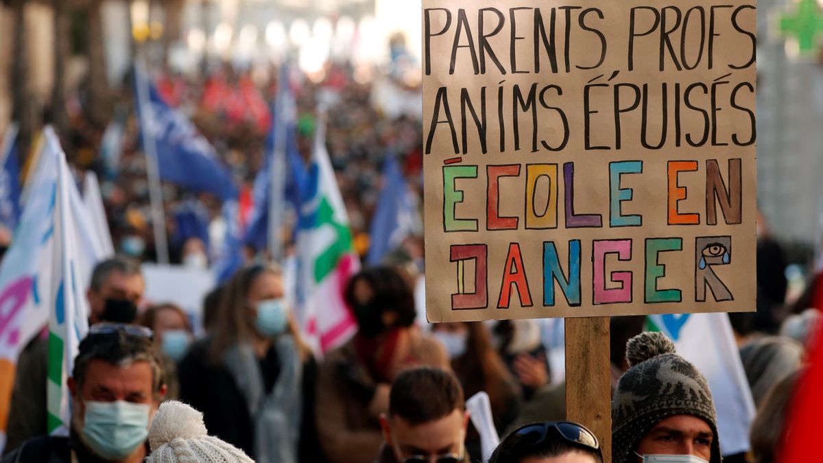 Huelga de maestros en Francia por protocolos contra Covid-19 en las escuelas