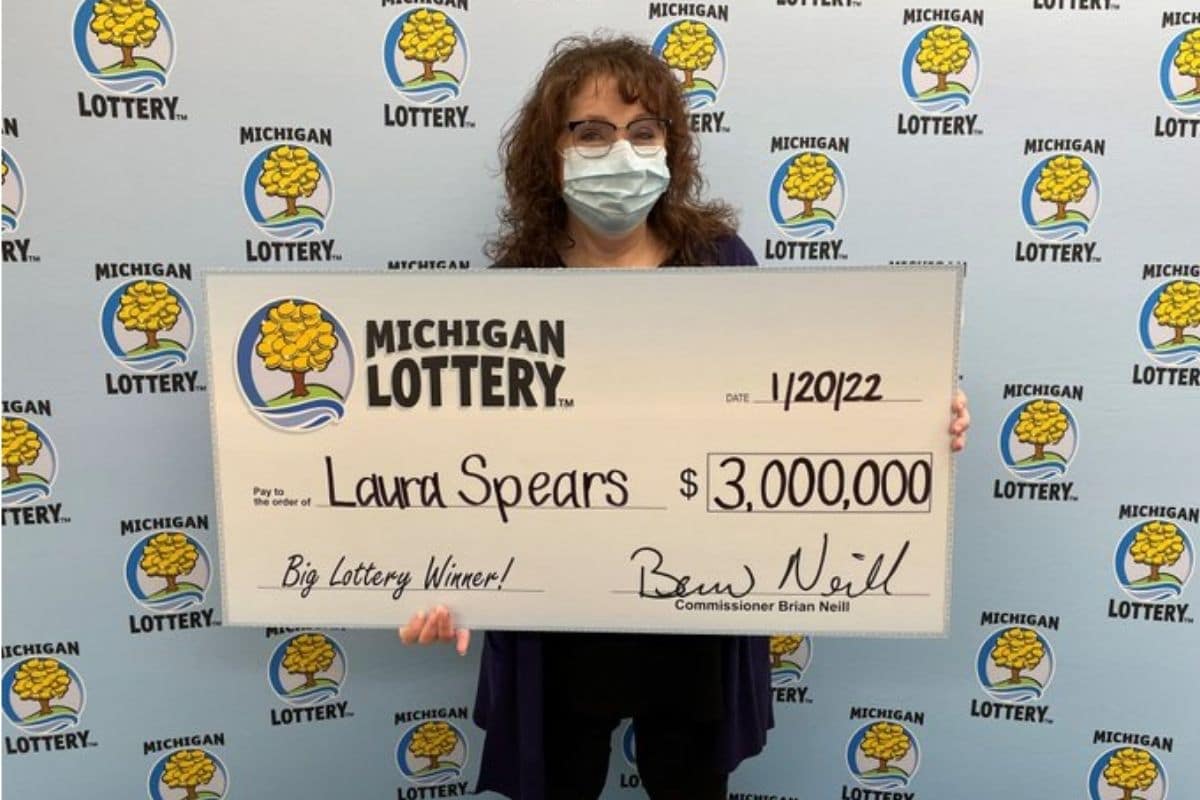 Mujer se gana la lotería