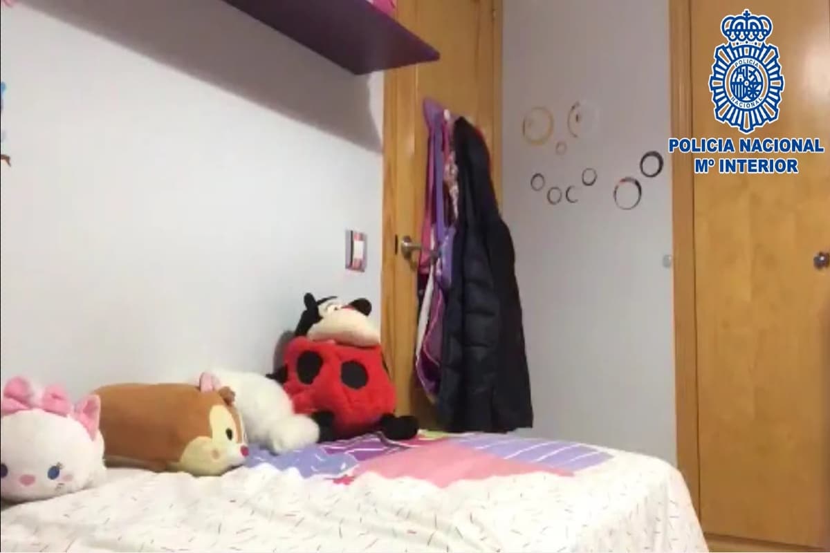 Policía Nacional de España localiza a una niña