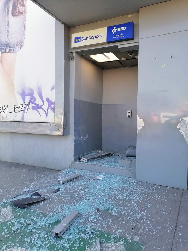 Robo de cajero en Coppel Mezcales