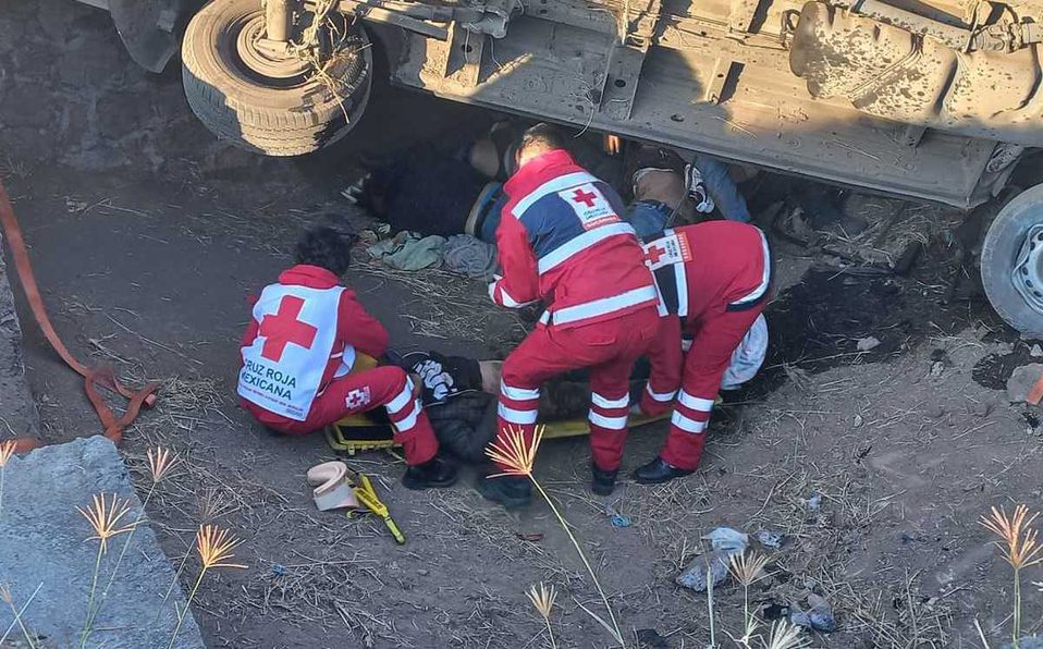 Volcadura de camioneta deja 12 muertos en Lagos de Moreno