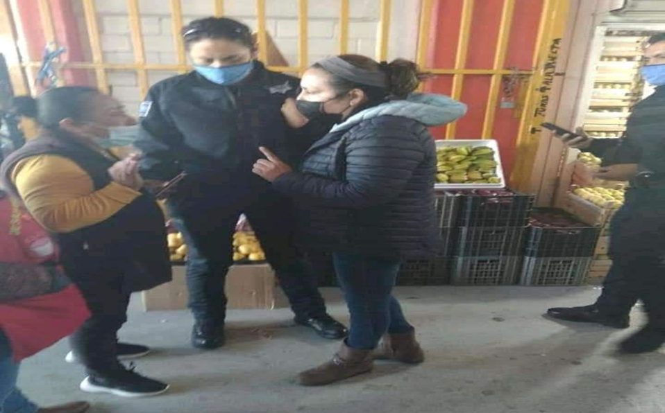 Mujer golpea a menor de edad por ataque de celos en Puebla