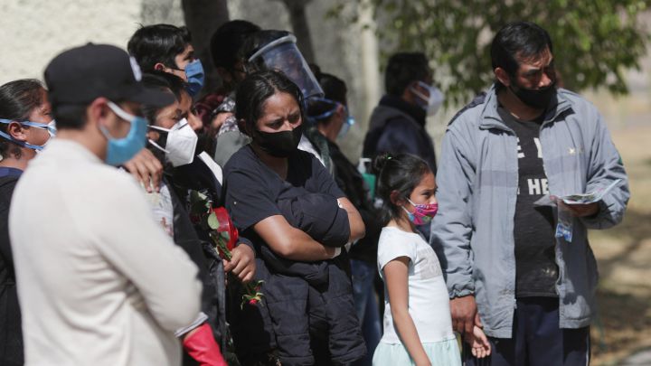 México suma en 24 horas 4 mil 832 casos y 98 muertes por COVID-19