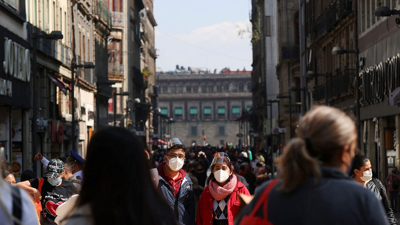 México suma en 24 horas 9 mil 242 casos y 206 muertes por COVID-19