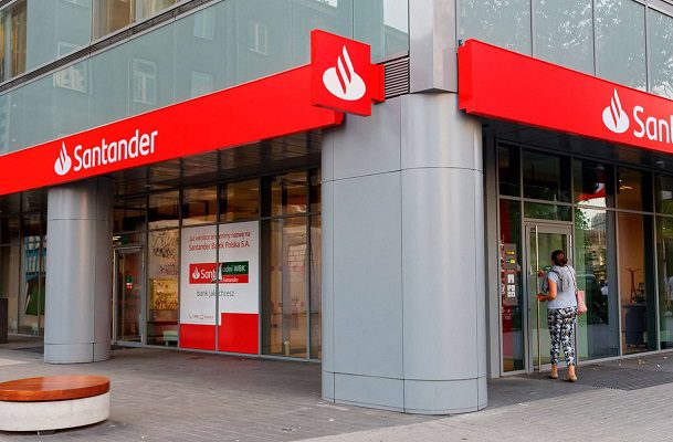 Santander está interesado en compra de banamex
