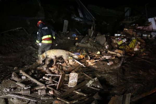 Al menos 14 muertos tras deslave en deportiva en Ecuador
