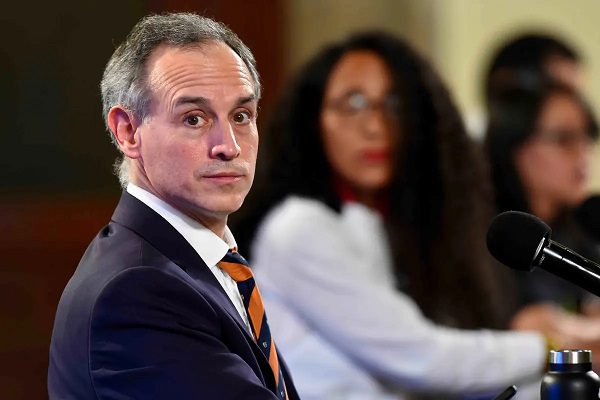 AMLO asegura estrategia contra COVID-19 salvó vidas y defiende a López-Gatell