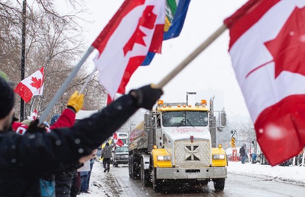 Aumentan protestas antivacunas en Quebec, Toronto y Ottawa