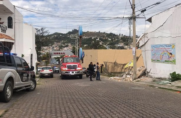 Derrumbe en guardería de Tepic deja a dos maestras y cinco niños lesionados