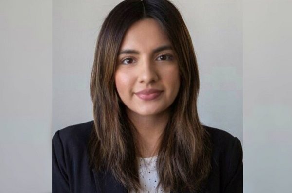 Descendiente de mexicanos se convierte en primera directora de revista de Derecho de Harvard