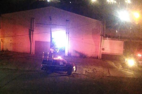 Policía muere tras caer de un azotea mientras perseguía a ladrón, en Celaya