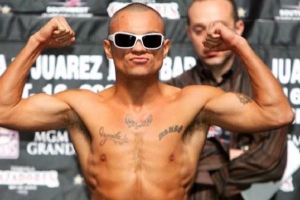 Detienen a excampeón mundial de boxeo por amenazar de muerte a su pareja