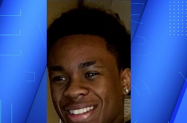 Desata polémica muerte de joven afroamericano por policías en Minneapolis