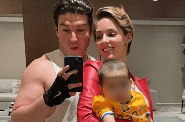 DIF NL clasifica como reservado permiso de Mariana Rodríguez para sacar a bebé