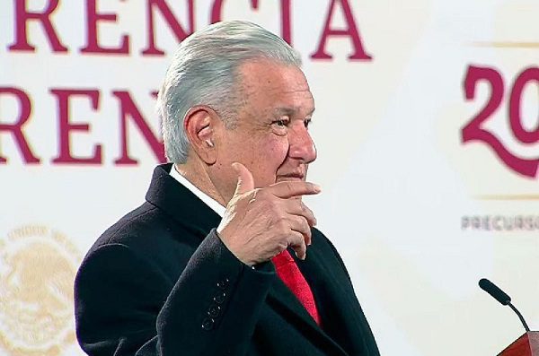 AMLO defiende que videos de avances de megaobras no son propaganda