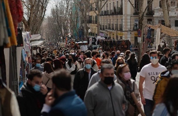 Dejará de ser obligatorio el uso de cubrebocas al aire libre en España
