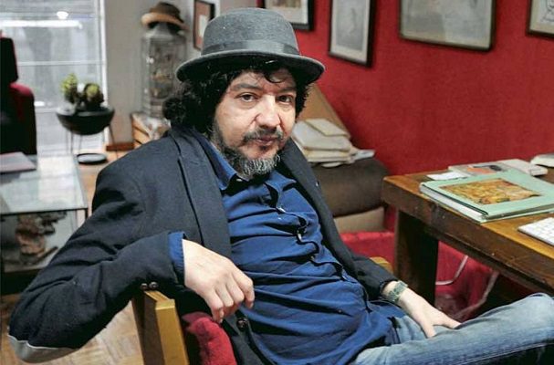 Fallece el escritor Carlos Martínez Rentería