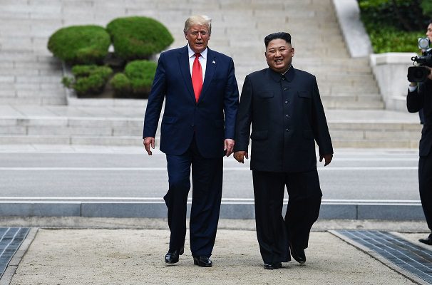 Trump se llevó de la Casa Blanca cartas de Kim Jong-un de manera indebida