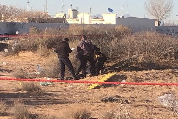 Localizan el cadáver de un niño en un terreno baldío, en Ciudad Juárez