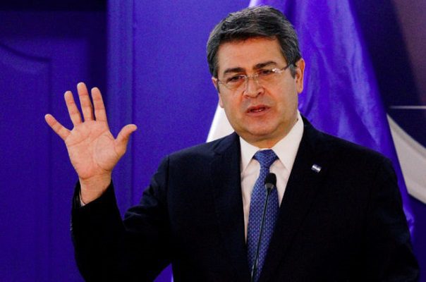 EU incluye a expresidente de Honduras en lista de funcionarios corruptos