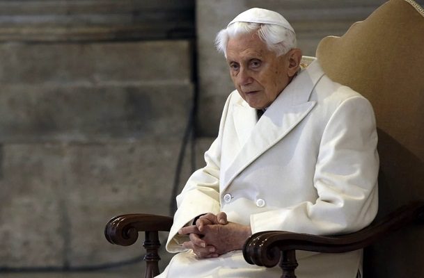 Benedicto XVI pide perdón por los abusos bajo su responsabilidad