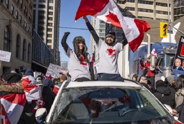 Justin Trudeau acusa a antivacunas de “bloquear” la democracia
