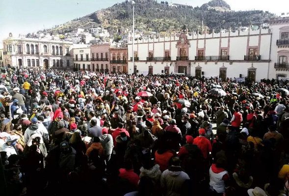 Cinco mil maestros protestan en Zacatecas por falta de pago de salarios #VIDEOS