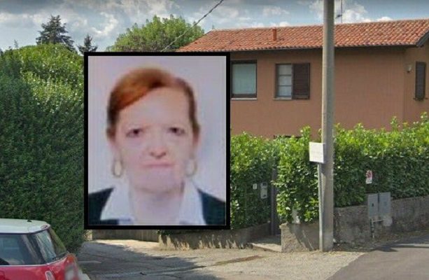 Tras dos años sin saber de ella, hallan a anciana muerta en una silla en su jardín, en Italia