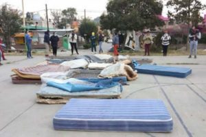 Damnificados por inundaciones en Tula queman colchones dados por el Gobierno #VIDEOS