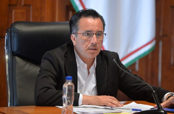 Cuitláhuac García confrontó a reportera para no responder pregunta #VIDEO