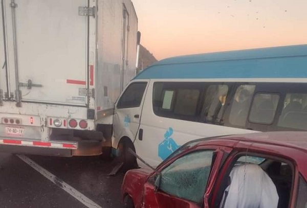 Carambola y volcadura en la México-Puebla provocan largas filas