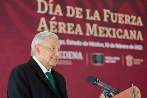 AMLO anuncia creación de estatal que manejará los aeropuertos de la 4T y el Tren Maya
