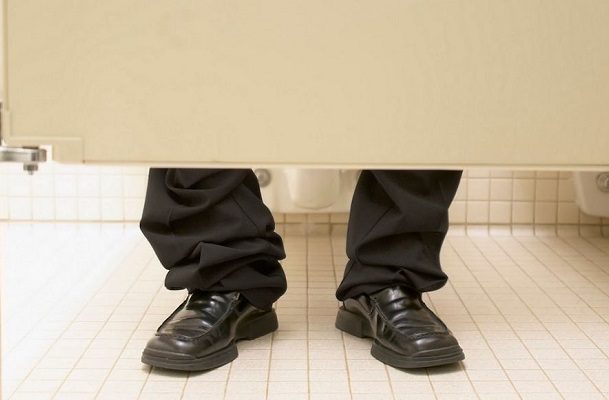 Trump desmiente haber tirado documentos oficiales por el escusado