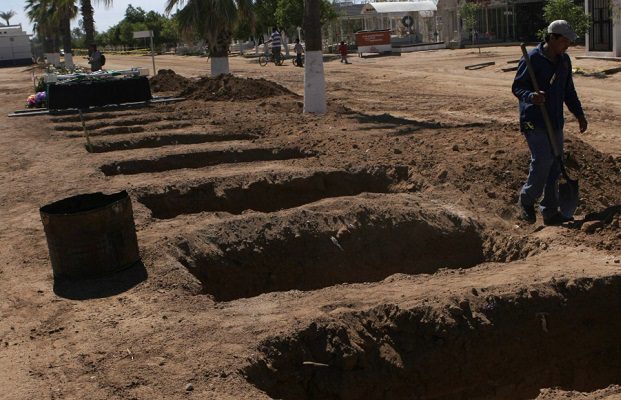 Localizan seis cuerpos en una fosa clandestina en Irapuato