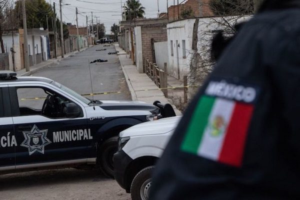 Localizan cuatro cuerpos en camionetas en carreteras de Zacatecas