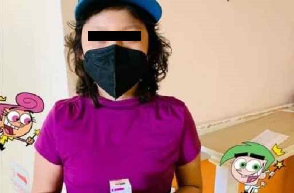 Niña vende pulseras para poder pagar su tratamiento contra la leucemia, en Oaxaca