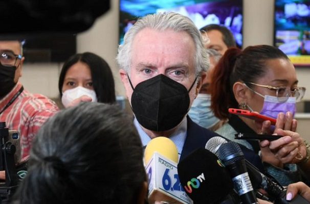 Santiago Creel ofrece apoyo legal a periodistas hostigados por AMLO