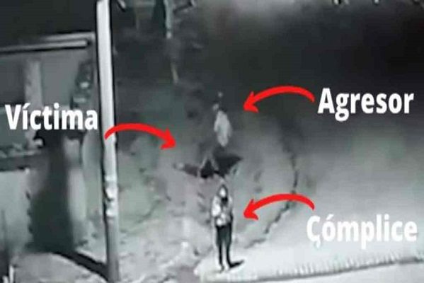 Madre identifica a su hijo en #VIDEO de asalto y lo entrega a la policía