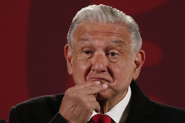 AMLO apunta que 'pausa’ con España es con “empresas, contratos e influyentismo”