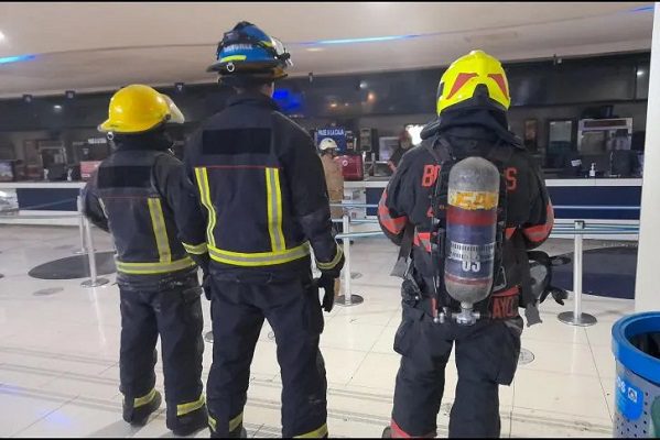 Evacuan cine en Zapopan por conato de incendio en dulcería #VIDEO