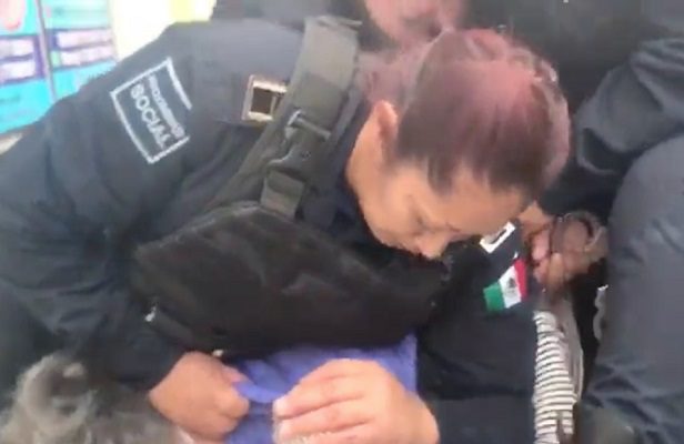 Suspenden a agentes y a director de policía preventiva de Pachuca por abuso a abuelita