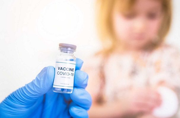 Reino Unido comenzará a vacunar a niños de 5 a 11 años contra covid-19